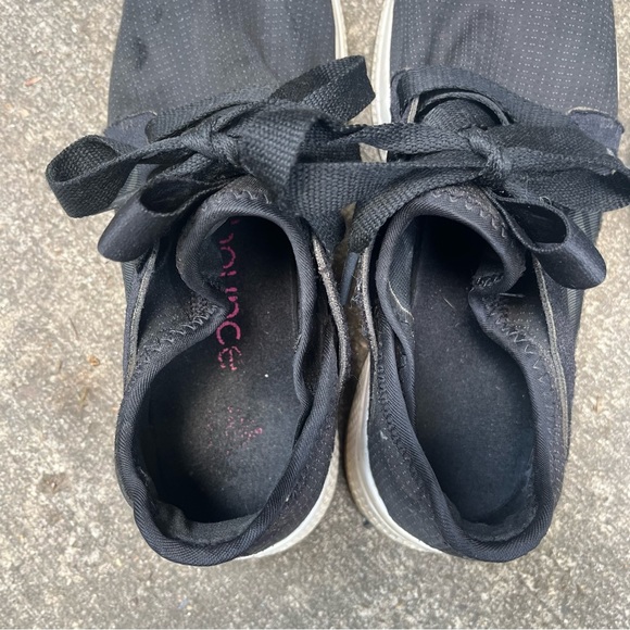 2 pair of adidas sneakers size 7 & 7.5 - Picture 7 of 11